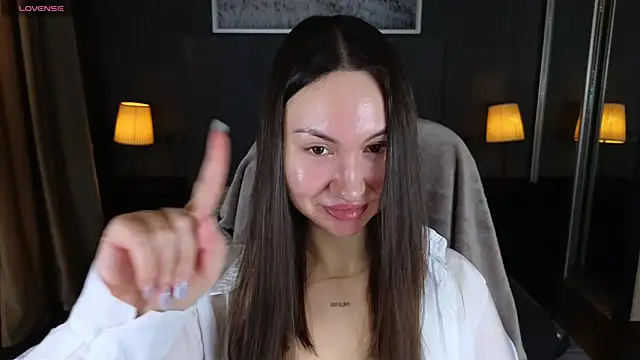 Snapshot of GIGI_BENNET chatting on 02.18.25 GIGI BENNET online show from 02.18.25