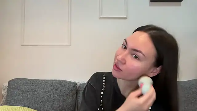 Snapshot of GIGI_BENNET chatting on 03.08.25 GIGI BENNET online show from 03.08.25