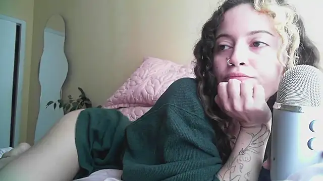 frikigyal online show from 03.21.25