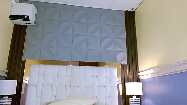 Nicole Ramires online show from 02.19.26