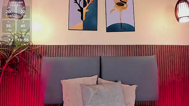 Snapshot of NicolleeEvanss chatting on 09.09.25 NicolleeEvanss online show from 09.09.25