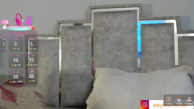 Snapshot of GabyyJones chatting on 09.19.25 GabyyJones online show from 09.19.25