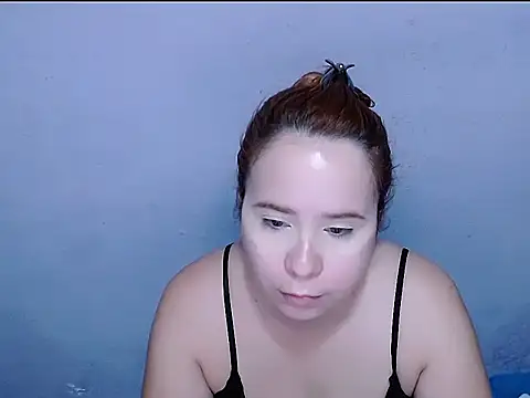 Snapshot of SubLayla01 chatting on 04.14.26 SubLayla01 online show from 04.14.26