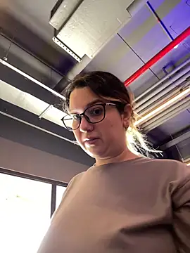 amooraaamoon online show from 09.12.25