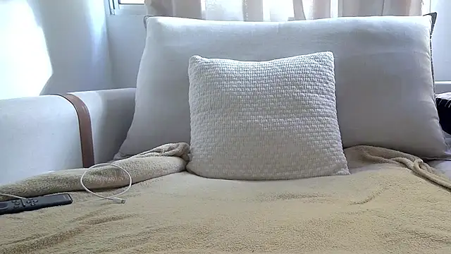 amooraaamoon online show from 09.27.25