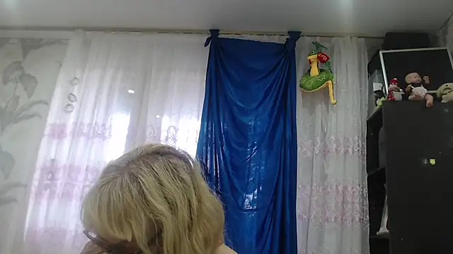 CamDiva113 online show from 09.27.25