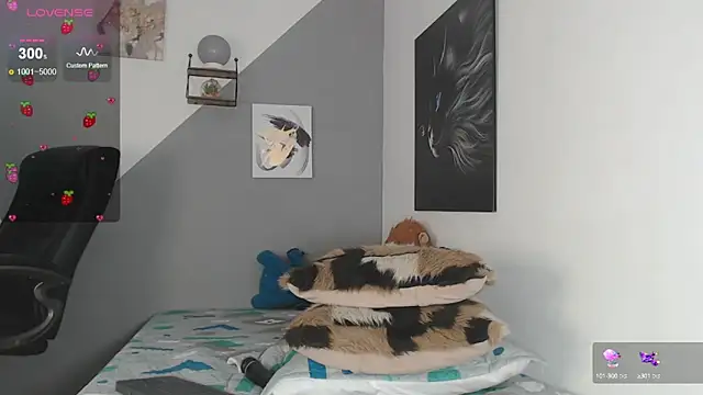 Snapshot of charlotte_002 chatting on 02.12.25 charlotte 002 online show from 02.12.25