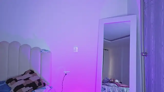 charlotte 002 online show from 04.21.26