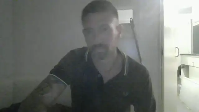 Snapshot of vinzz49 chatting on 09.22.25 vinzz49 online show from 09.22.25