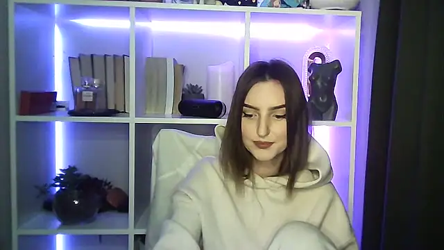 Snapshot of X_Alisa chatting on 11.24.25 X Alisa online show from 11.24.25