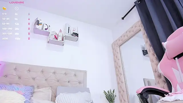 Snapshot of lorennahernandez01 chatting on 10.09.25 lorennahernandez01 online show from 10.09.25