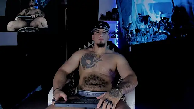 Snapshot of kingbear777 chatting on 12.21.24 kingbear777 online show from 12.21.24