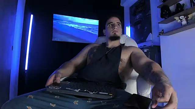 Snapshot of kingbear777 chatting on 09.15.25 kingbear777 online show from 09.15.25