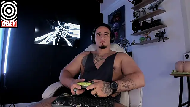 Snapshot of kingbear777 chatting on 10.04.25 kingbear777 online show from 10.04.25