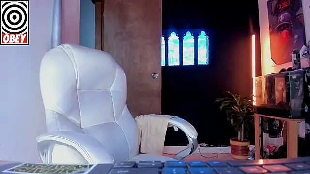 Snapshot of kingbear777 chatting on 12.01.25 kingbear777 online show from 12.01.25