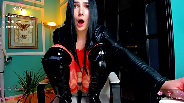 Snapshot of 1Munique chatting on 02.14.25 1Munique online show from 02.14.25