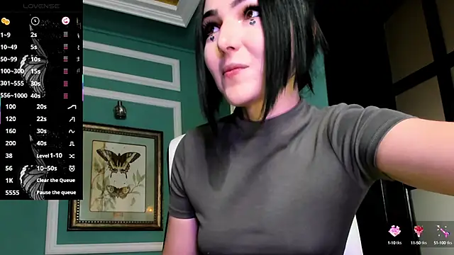 Snapshot of 1Munique chatting on 03.20.25 1Munique online show from 03.20.25