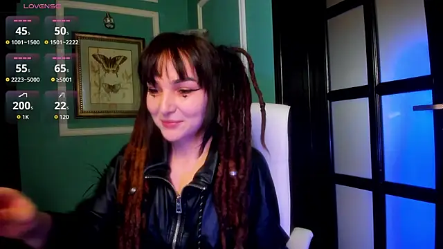 Snapshot of 1Munique chatting on 11.17.25 1Munique online show from 11.17.25