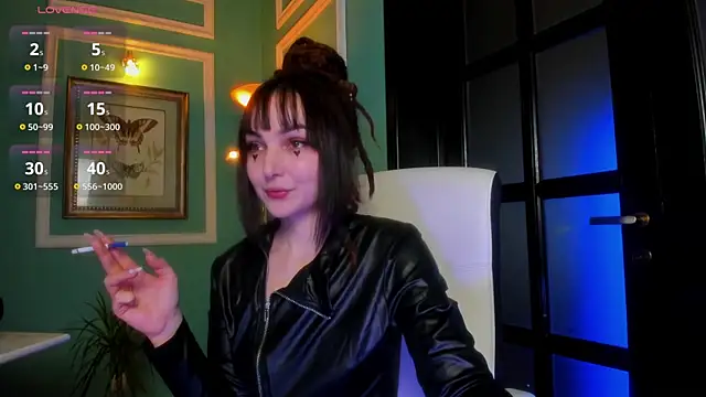 Snapshot of 1Munique chatting on 12.05.25 1Munique online show from 12.05.25