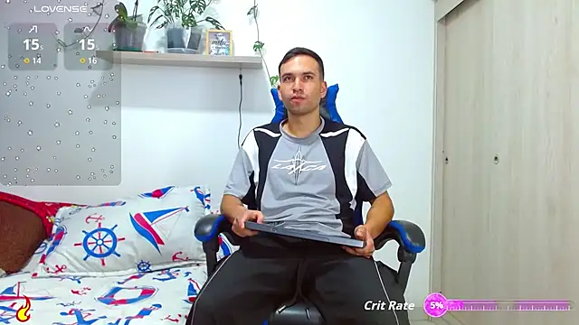 Snapshot of dorian_h_ chatting on 10.29.25 dorian h online show from 10.29.25
