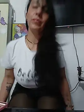 Snapshot of christine-x chatting on 06.06.26 christine-x online show from 06.06.26