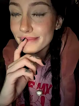 Snapshot of Melissa_crazy chatting on 10.16.25 Melissa crazy online show from 10.16.25