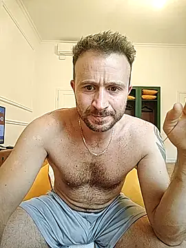 Snapshot of gilera250s chatting on 10.07.25 gilera250s online show from 10.07.25