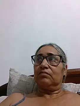 Snapshot of _candi chatting on 06.09.26 candi online show from 06.09.26