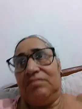 Snapshot of _candi chatting on 06.11.26 candi online show from 06.11.26