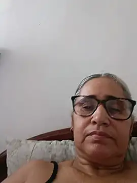 Snapshot of _candi chatting on 06.14.26 candi online show from 06.14.26