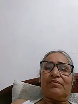 Snapshot of _candi chatting on 06.20.26 candi online show from 06.20.26