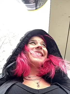 RiriRoseey online show from 02.04.25