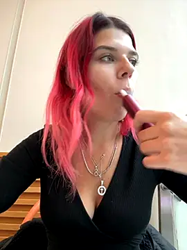 RiriRoseey online show from 10.07.25