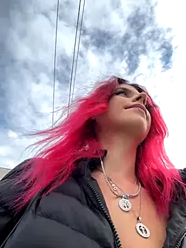 RiriRoseey online show from 10.18.25