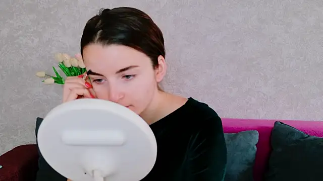 Miss Arwen online show from 10.06.25