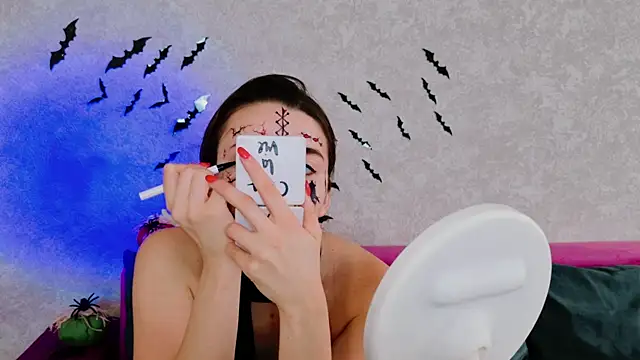 Miss Arwen online show from 10.31.25