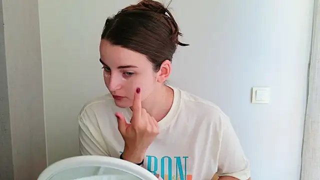Snapshot of Miss_Arwen chatting on 06.17.26 Miss Arwen online show from 06.17.26