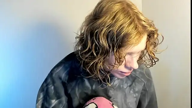 Snapshot of StellaDavis chatting on 10.15.25 StellaDavis online show from 10.15.25