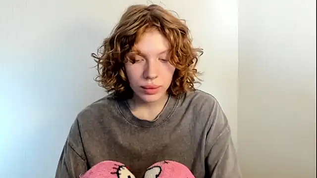 Snapshot of StellaDavis chatting on 10.24.25 StellaDavis online show from 10.24.25