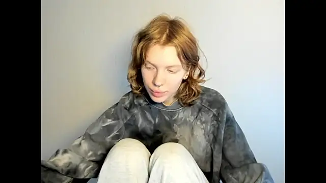 Snapshot of StellaDavis chatting on 11.25.25 StellaDavis online show from 11.25.25