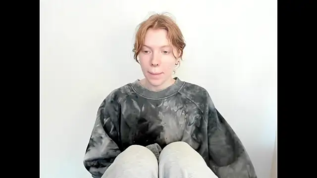 Snapshot of StellaDavis chatting on 11.26.25 StellaDavis online show from 11.26.25