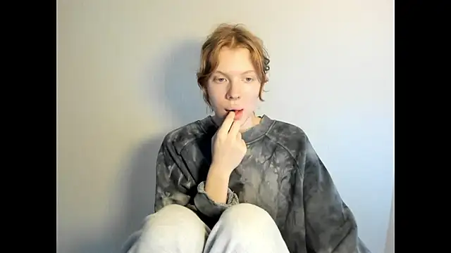 Snapshot of StellaDavis chatting on 11.27.25 StellaDavis online show from 11.27.25