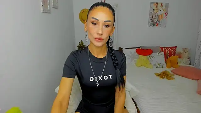 Snapshot of Blackeyeslady chatting on 12.19.25 Blackeyeslady online show from 12.19.25