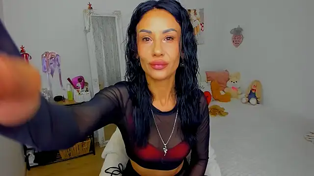 Snapshot of Blackeyeslady chatting on 06.17.26 Blackeyeslady online show from 06.17.26