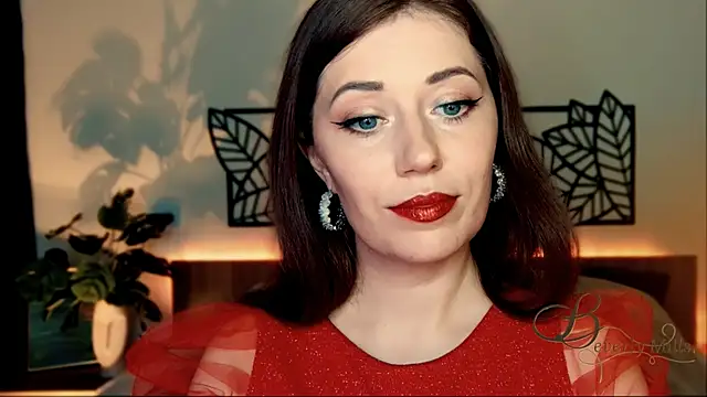 MissBeverlyMills online show from 12.08.24