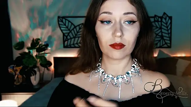 MissBeverlyMills online show from 01.11.25