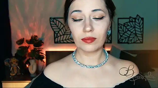 MissBeverlyMills online show from 01.20.25