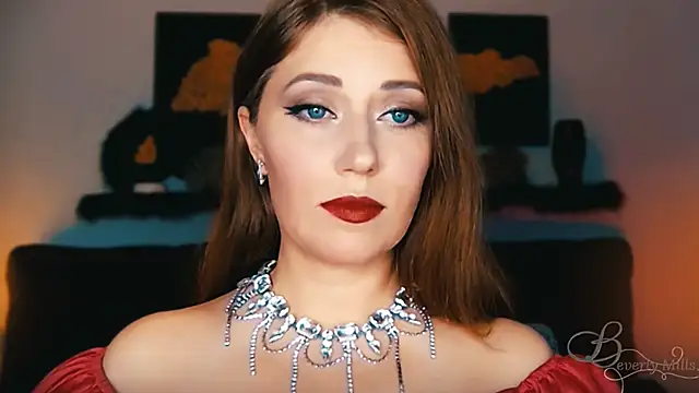 MissBeverlyMills online show from 09.12.25