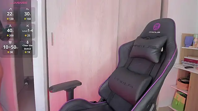 Snapshot of Melina_Ferrer1 chatting on 01.27.25 Melina Ferrer1 online show from 01.27.25