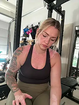 Snapshot of MaggieMayI89 chatting on 06.16.26 MaggieMayI89 online show from 06.16.26